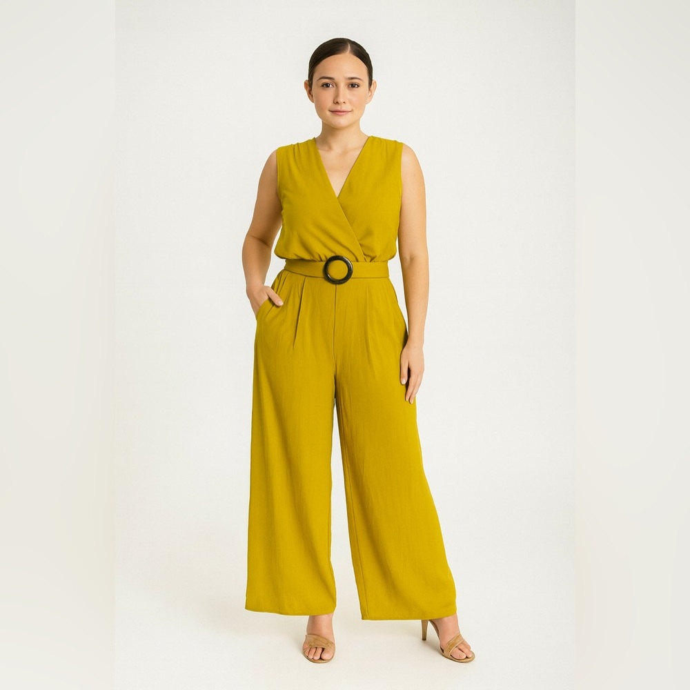 Tullea | Matching Set – Sleeveless Belted Top & Wide-Leg Pants